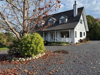 Country Charm, Full of Heart