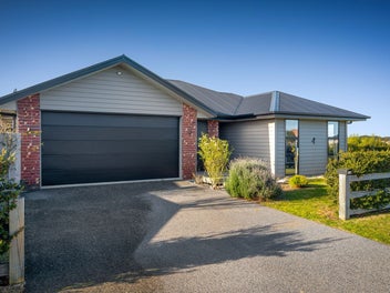 Owners Moving Overseas-Must Be SOLD