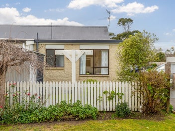 Peaceful Over 60s Retreat Near the Coast!