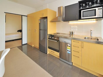 4-Bed in Manukau Central - Live In or Invest