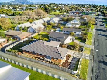 Spacious & Move-In Ready By The Beach!