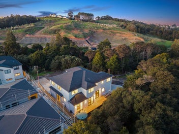 A Statement of Luxury and Space in Silverdale