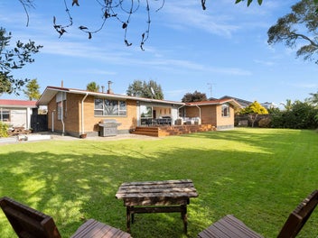Private Sanctuary Just Minutes from Town