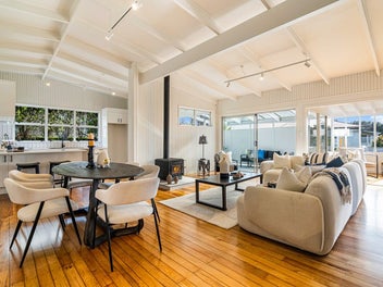 Sleek, Stylish & Truly Impressive Hillcrest Gem