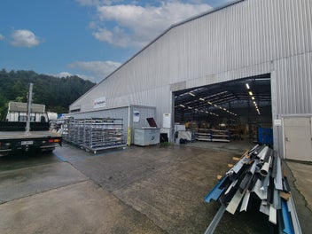 Image 1 of 7