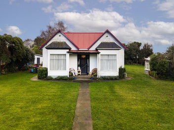 Family lifestyle living on half an acre - space, c