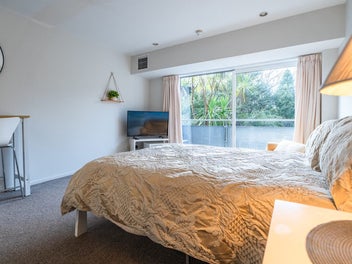 Chill Pad Meets Smart Investment w/ Carpark!