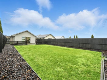Move-In Ready, Convenient Location!