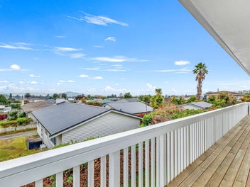 North facing, Spacious 2 Story Family Home!