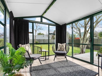 Super Tidy On West Side - BEO $539,000
