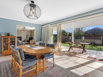 Modern ease and sun-soaked living