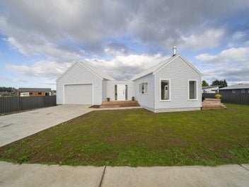 New Bespoke Fiordland Home
