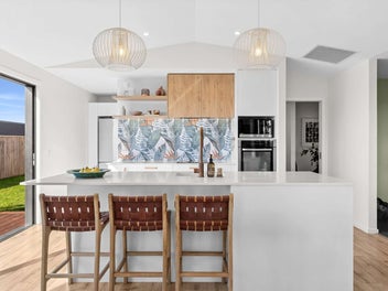 Stylish Family Living with Panoramic Views!
