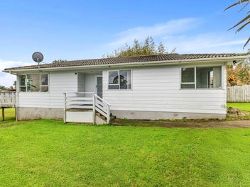 Freehold Opportunity on 930m2 of Prime Land!