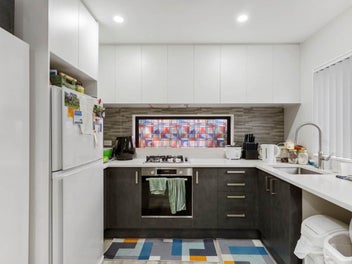 Modern, Spacious & Must Be Sold!