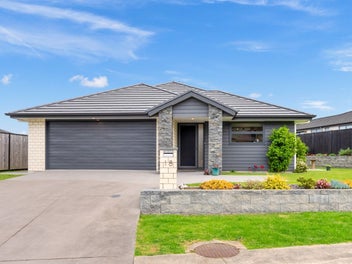 Elegant modern living in Te Kamo