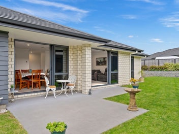 Elegant modern living in Te Kamo
