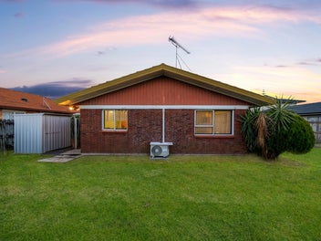 First Home, Do-Up & Investment in One!
