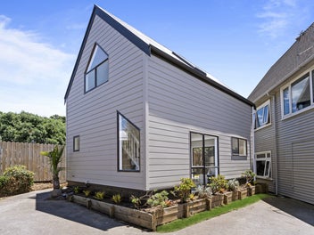 2 bedroom and 1 Bathroom in Onehunga