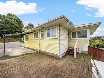 Must Be Sold – Valley Views, Warmth & Comfort!