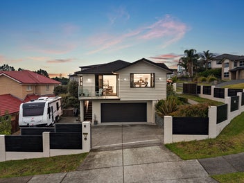 Stylish, Spacious Living on Prime Corner Section