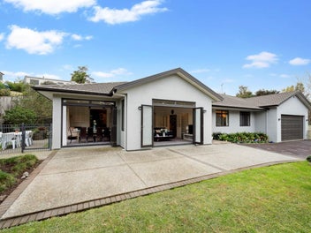 Home & Income on a Lush Lifestyle Block