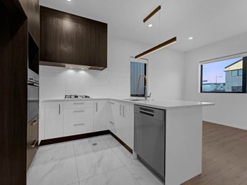 Freehold Gem - A Must See!