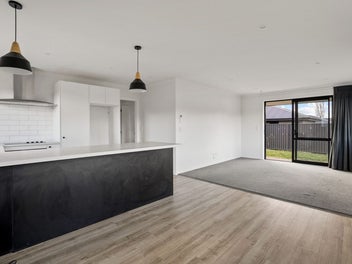 Modern, Low-Maintenance Living by the Lake