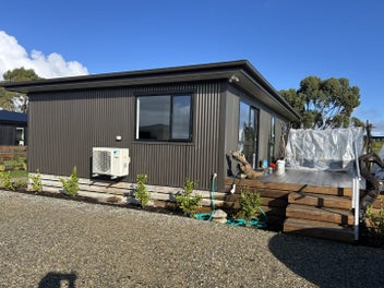Image 1 of 7