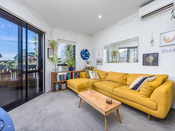 A proper 2-bedroom with a Carpark!