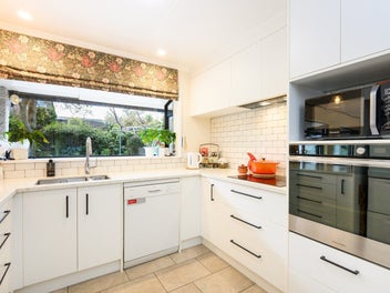 Hidden retreat with family appeal