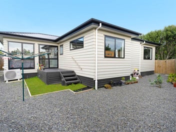 Stylish, Spacious & Standalone – Near-New 3-Be...