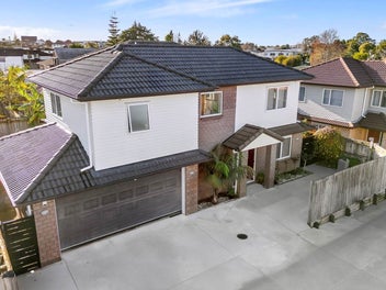 Charming 5-Bedroom Home – Inviting All Buyers!