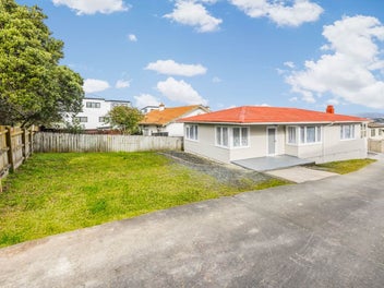 Home with Sleep-out + Approved Resource Consent