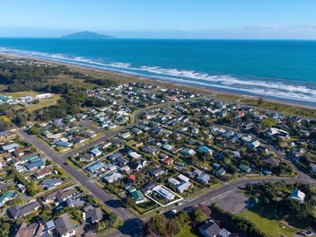 Beachside Charm, Everyday Convenience
