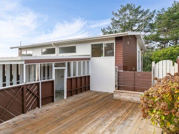 Sunny, Stylish & Move-In Ready! | BEO...