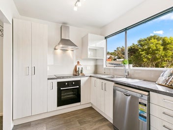 Sunny, Stylish & Move-In Ready!