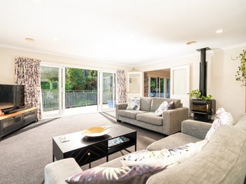 MODERN, LARGE & SERENE FAMILY GEM