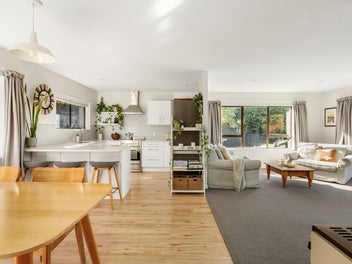 Expansive, Private & Perfectly Positioned!