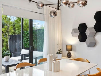 Freehold in a seriously great location!