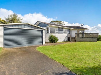 Corner Site Gem – 809m² Flat Freehold Potential!