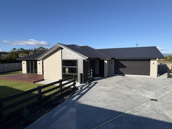 Beautifully Finished 4 Bedroom Home
