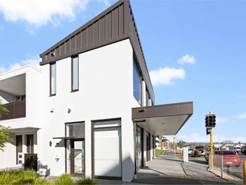 Grey Lynn Gem: Private Entry, Low Outgoings!