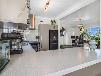 Family friendly home with a view!