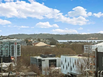 Huge Price Reduction! Great Buying with 2 carparks