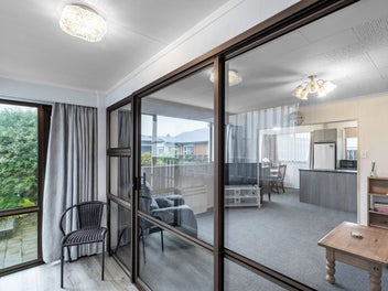Delightful Windsor Townhouse