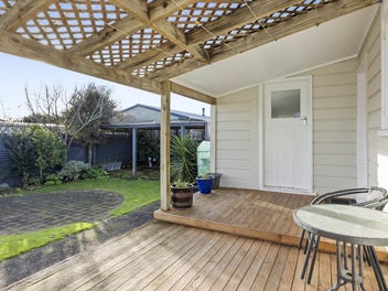 CENTRAL, SPACIOUS & MOVE-READY!