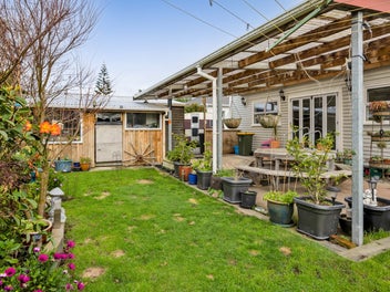 DOUBLE GLAZED, SOLAR PANELS AND MORE!
