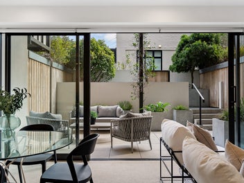 Urban Chic - Move in Now
