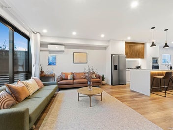 Hobsonville’s Hidden Head-Turner!